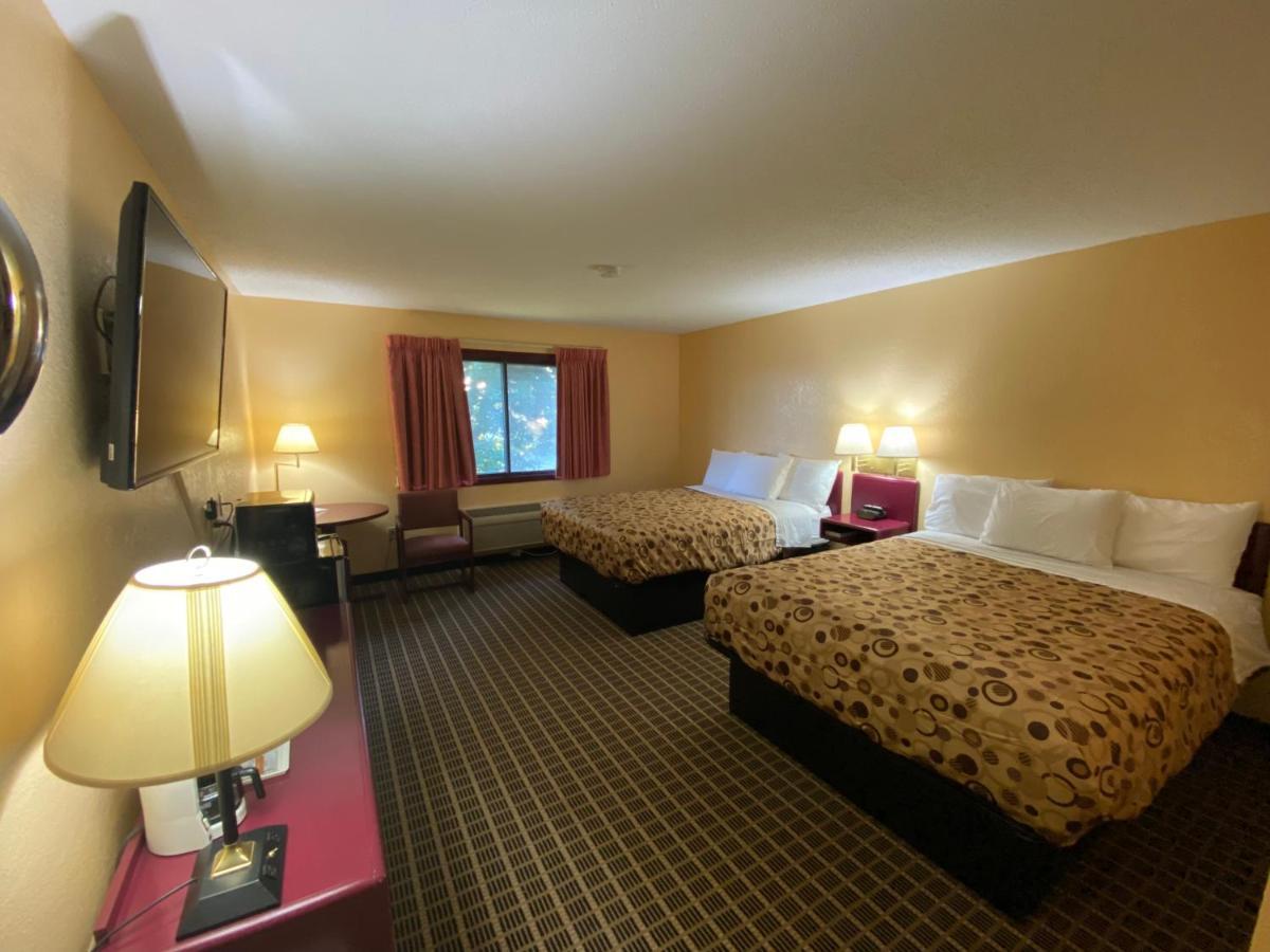 America'S Stay Inn Stewartville Esterno foto