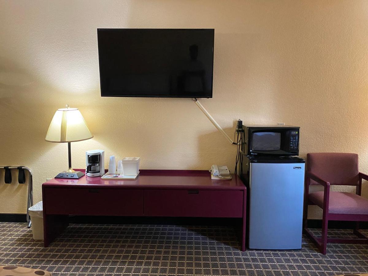 America'S Stay Inn Stewartville Esterno foto