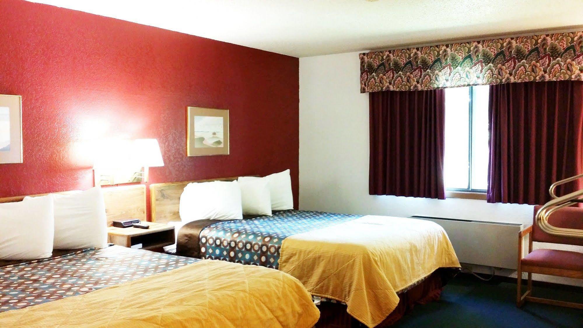 America'S Stay Inn Stewartville Esterno foto